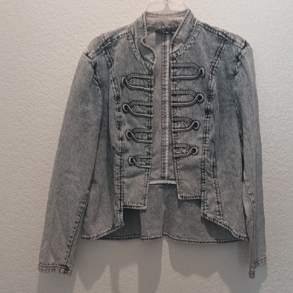 Allen B. By Allen Schwartz Distressed Gray Jean Jacket